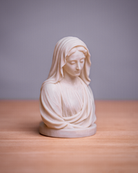 Maria Statue