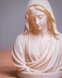 Maria Statue