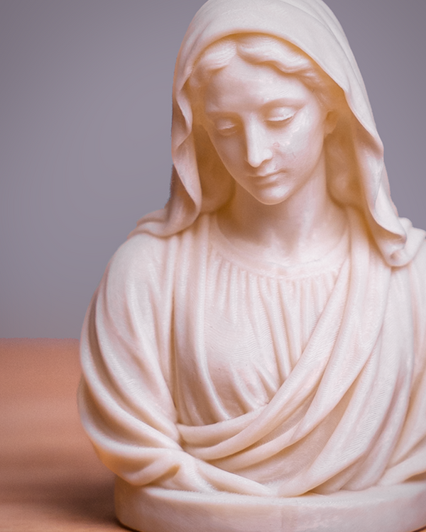 Maria Statue