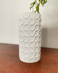 Seamless Adaptive Lamp used as a vase