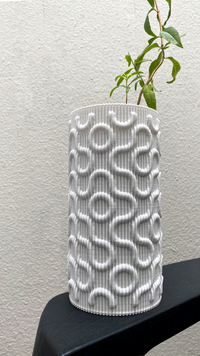 Seamless Adaptive Lamp used as a vase